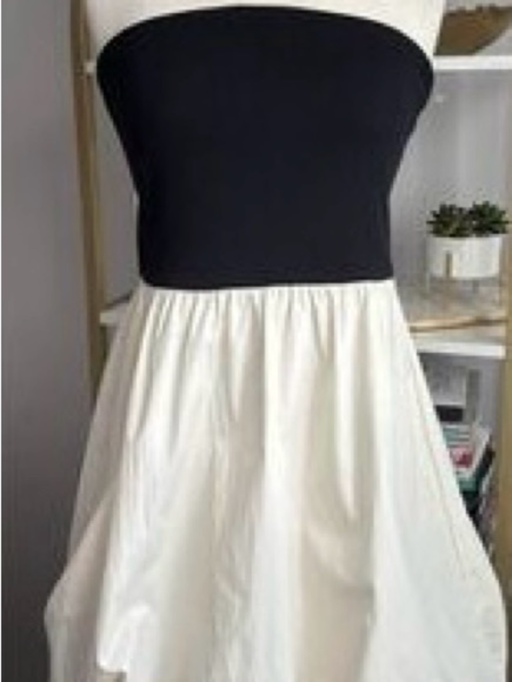 Women’s Elegant Two-Toned Black and White Bubble Dress